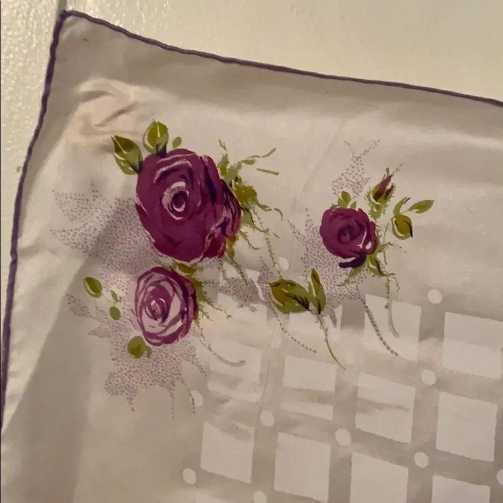Vtg‎ white rayon/silk scarf with purple flowers